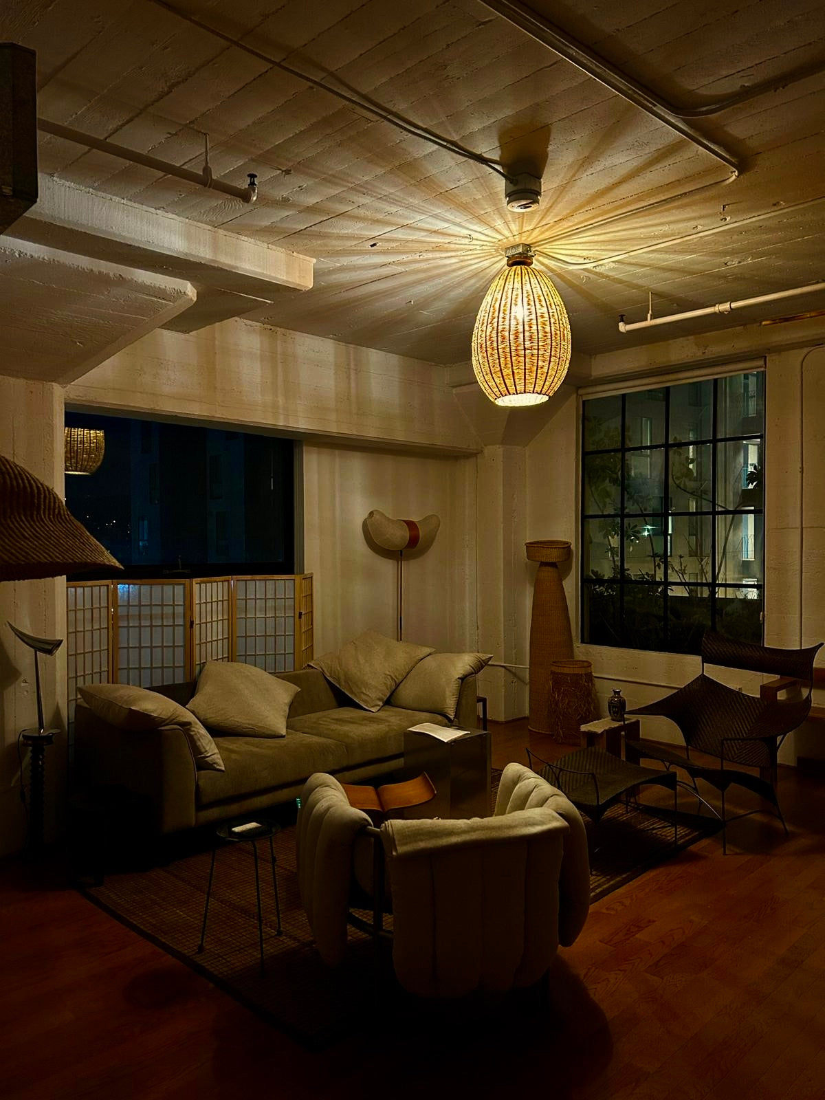 The Brava Light is a large, hand-woven, egg-shaped, ceiling-mounted pendant light, made from a bamboo-like river reed by skilled craftspeople in Oaxaca, Mexico. A perfect light for kitchens, hallways, and living rooms.