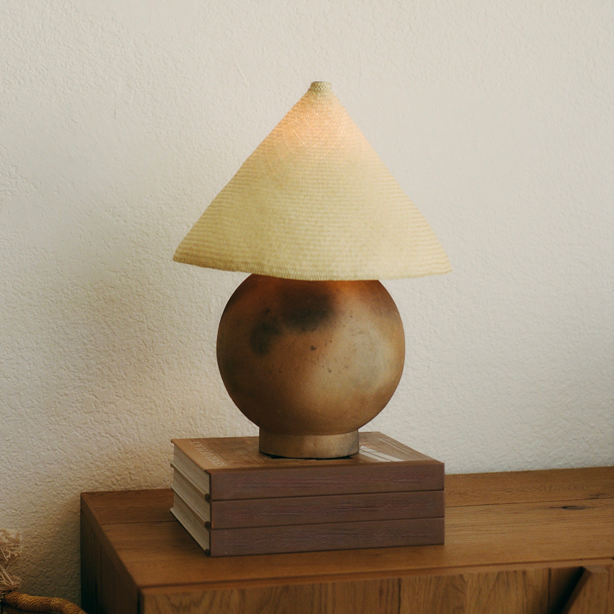 ハンドメイドlamp Ash Lamp | Wood-Fired Ceramic Table Lamp | Oaxaca – TWENTY ONE TONNES