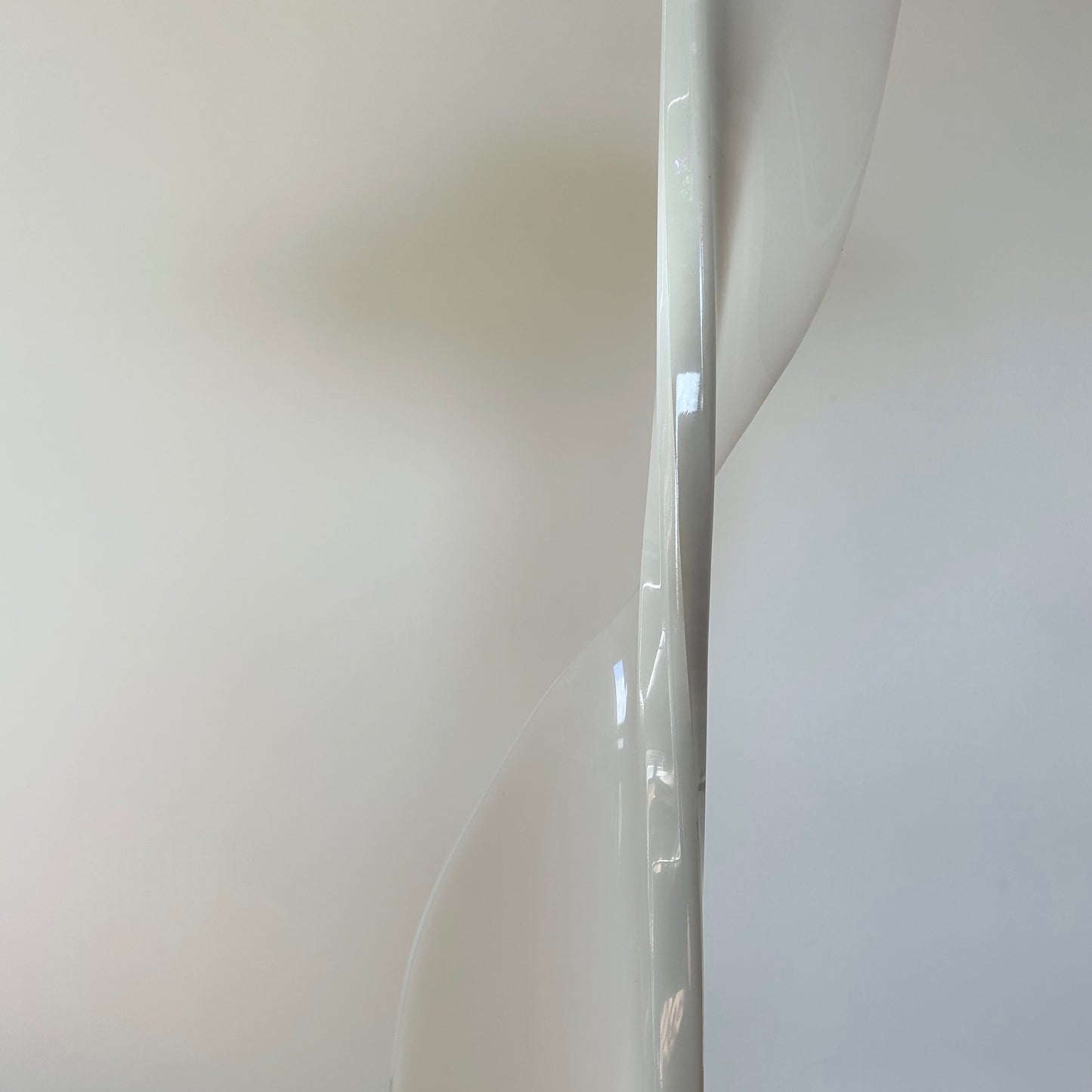 RESIN FLOOR LAMP